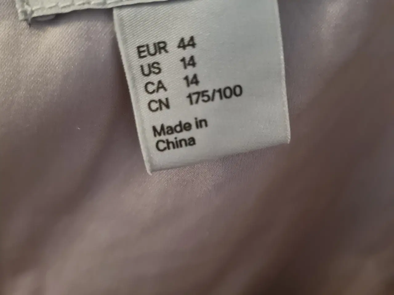 Billede 6 - Kjole str 44 fra H&M 