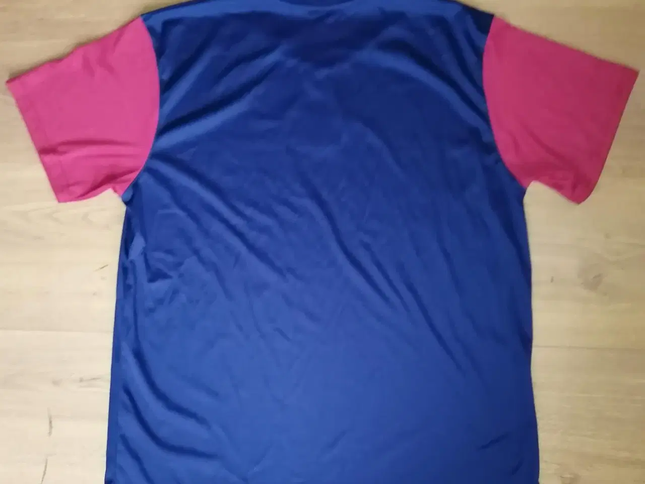 Billede 3 - NY FC BARCELONA FAN TSHIRT, STR. XXL