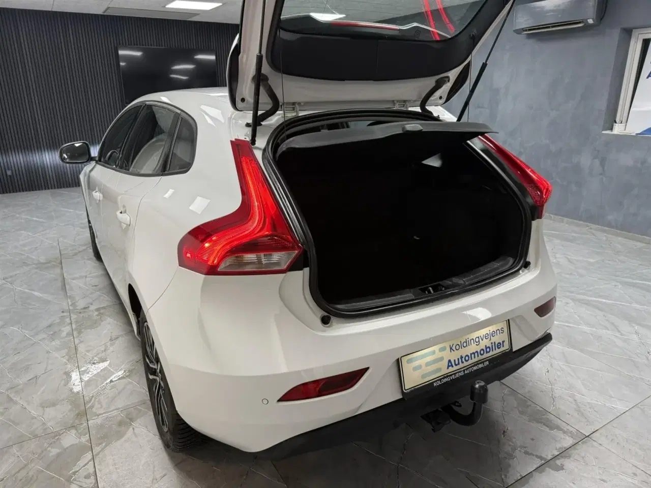 Billede 5 - Volvo V40 2,0 D2 Momentum 120HK 5d 6g