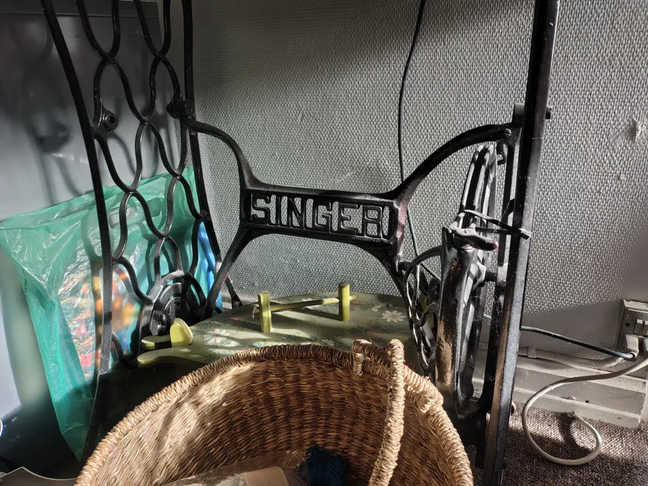 Billede 2 - Antik bord (symaskine)