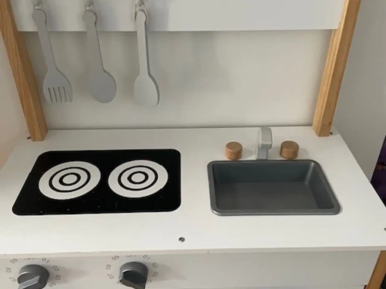 Billede 2 - Legekøkken IKEA med tilbehør