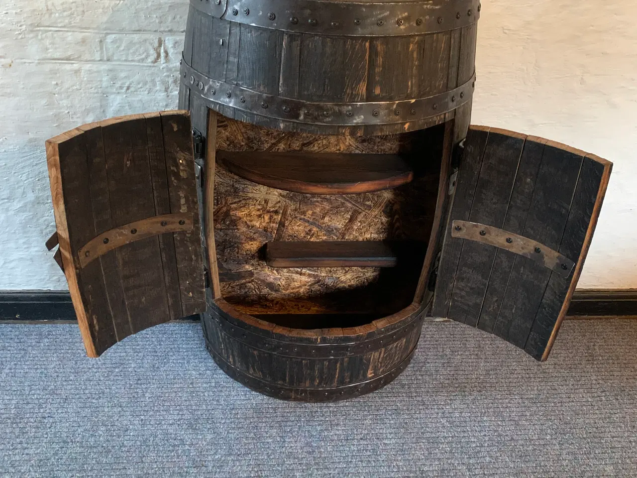 Billede 4 - Barskab, lavet af Whiskytønde