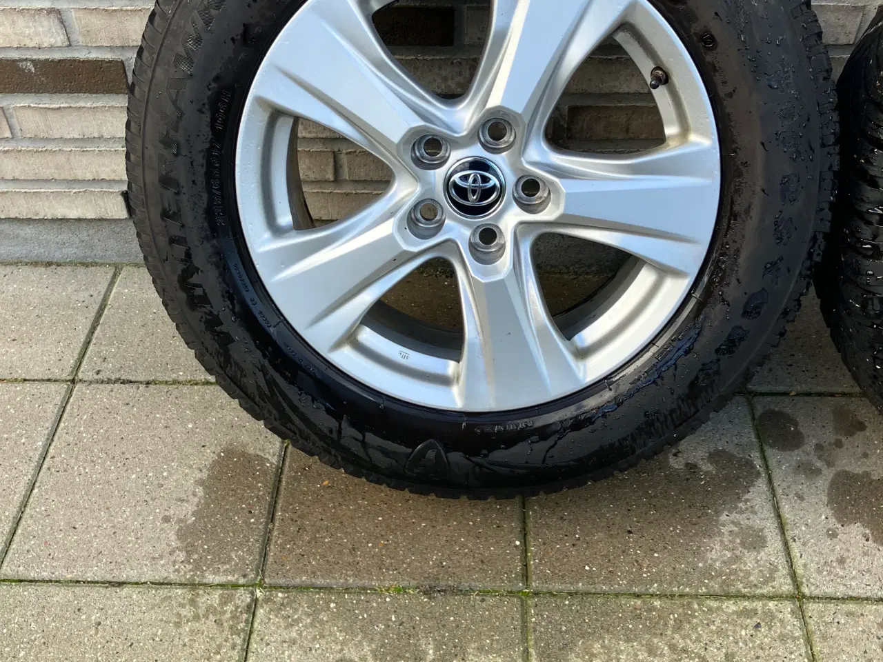 Billede 3 - Rav4 Alufælge med Vinterdæk 225/65R17
