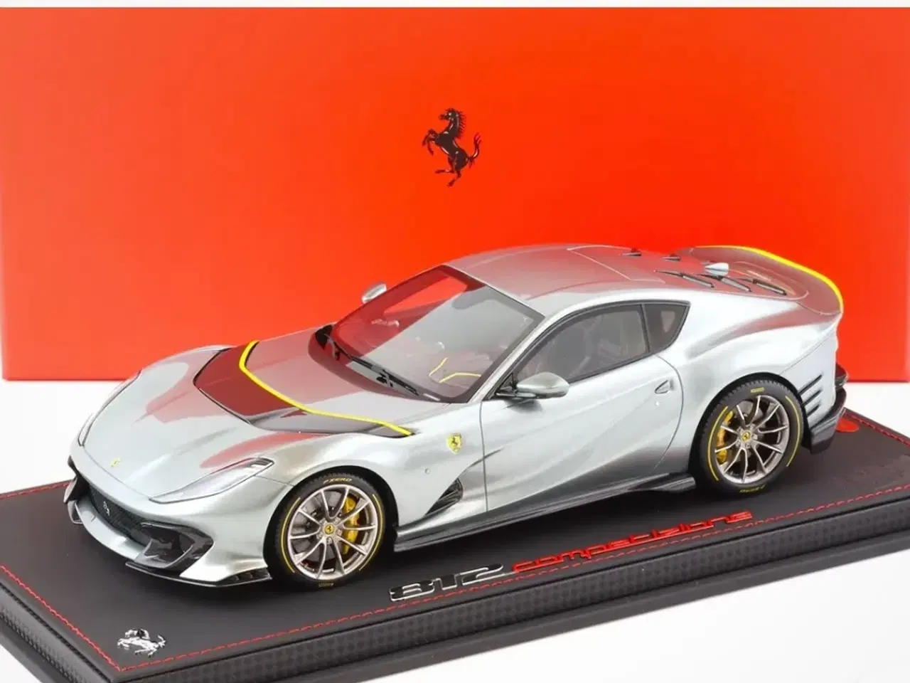 Billede 1 - 1:18 Ferrari 812 Competizone 2021