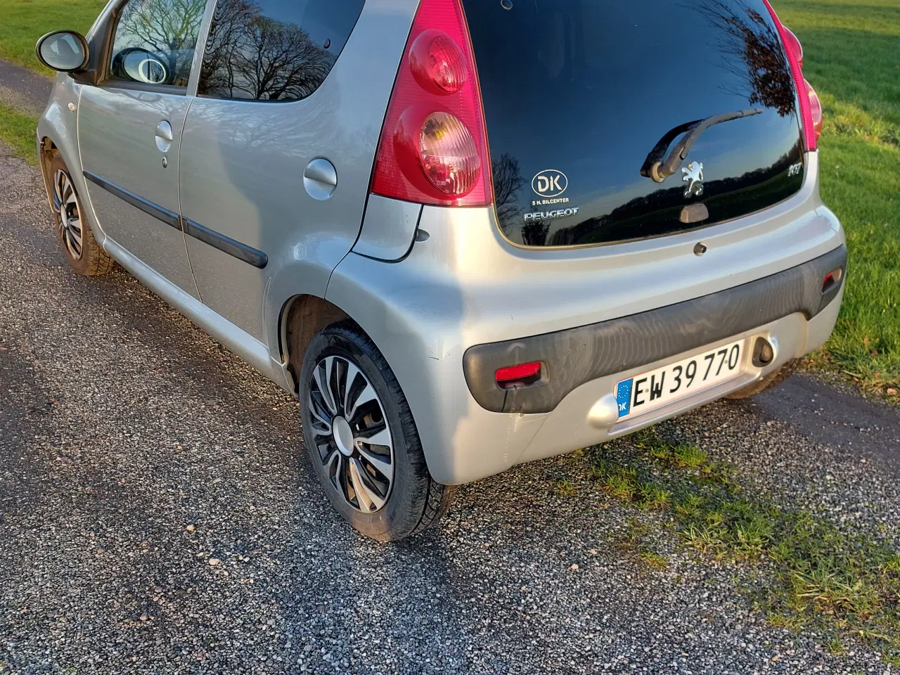Billede 4 - Peugeot 107 1,0 benzin årgang 2011. Frisk nysynet.