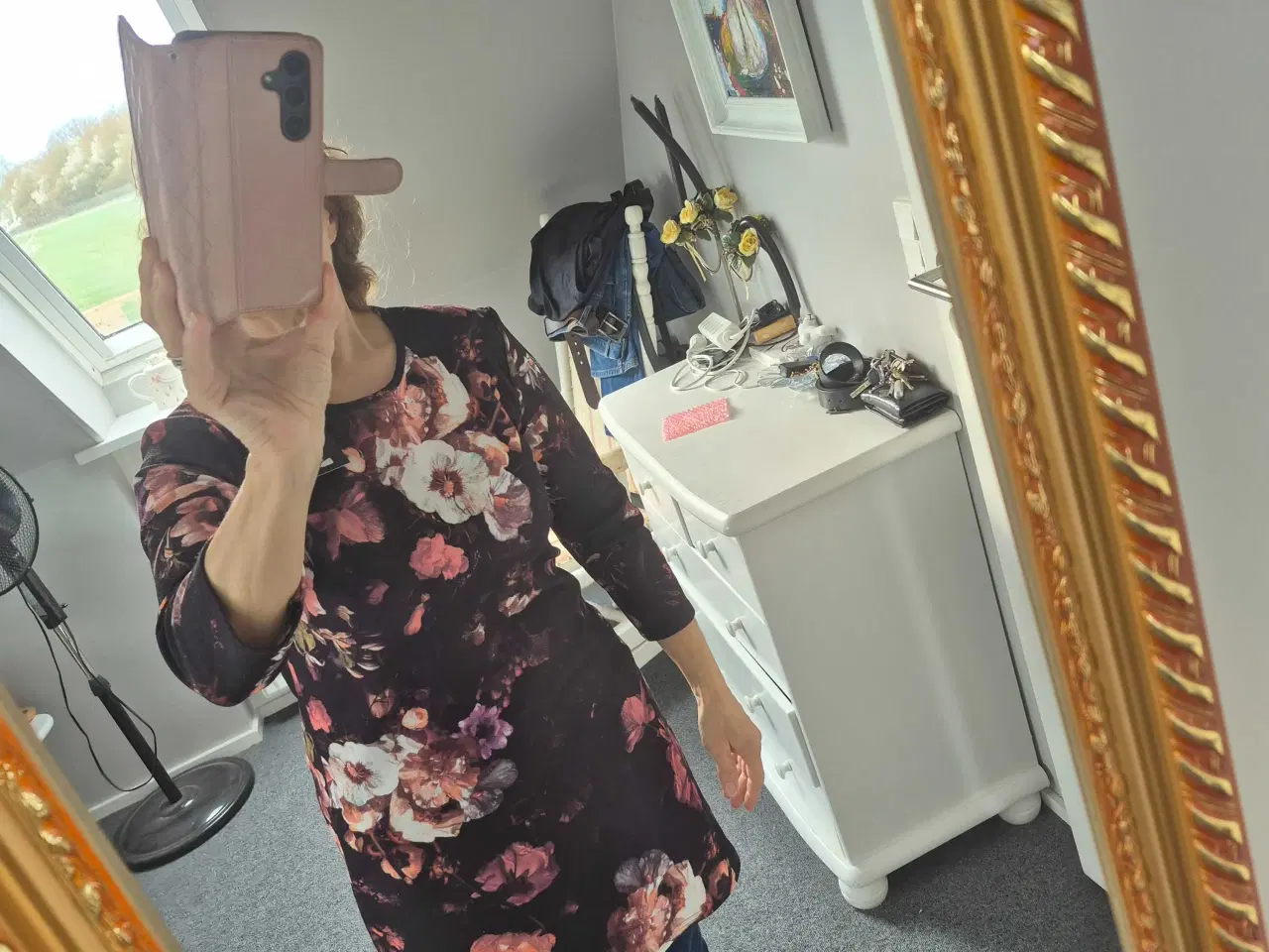 Billede 3 - Ny yndig kjole med blomster