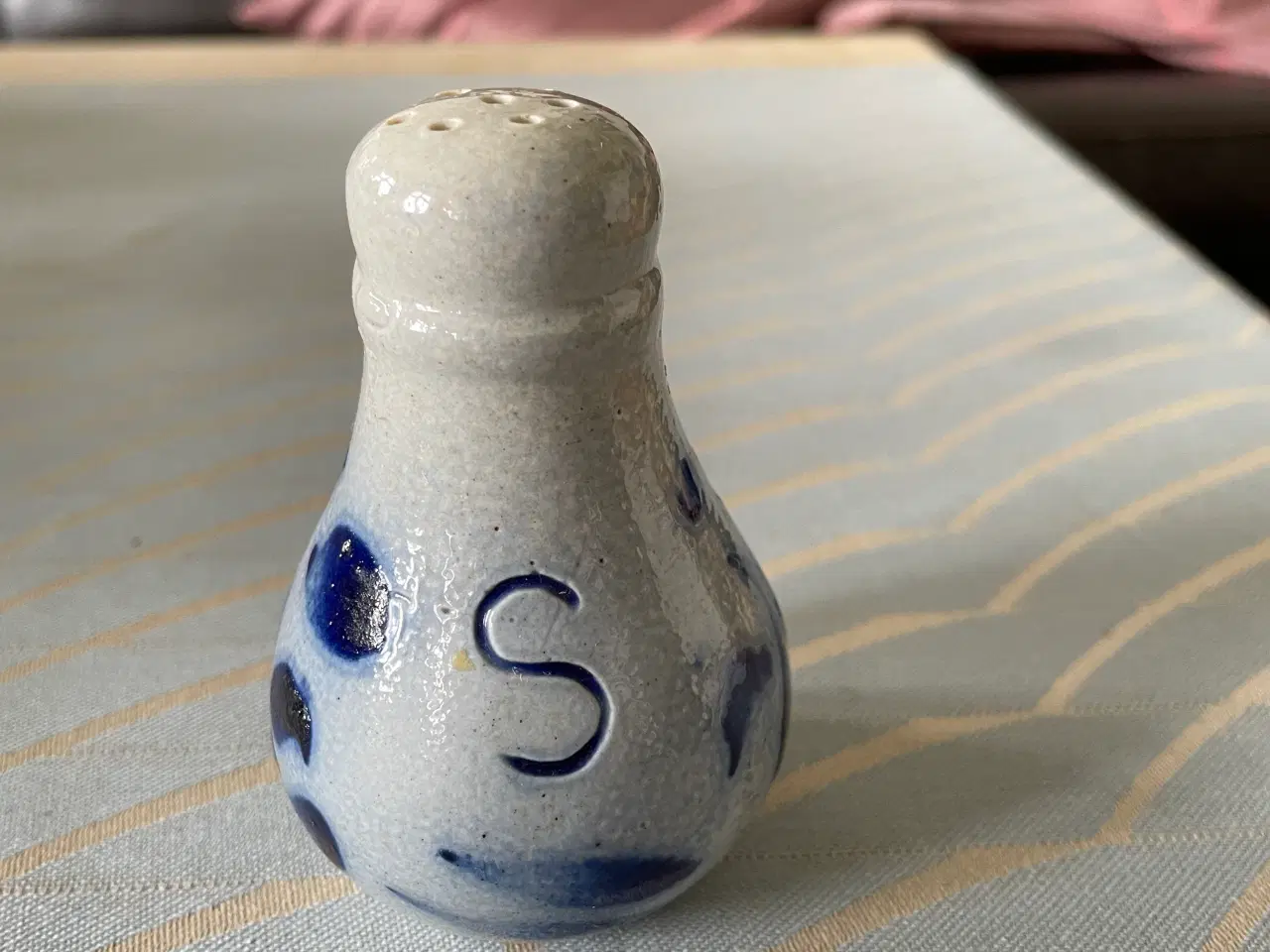 Billede 1 - Saltbøsse i  saltglass . Keramik