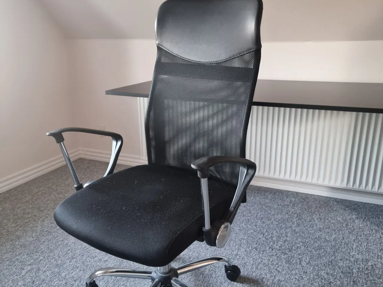 Billede 3 - Skrivebord og stol