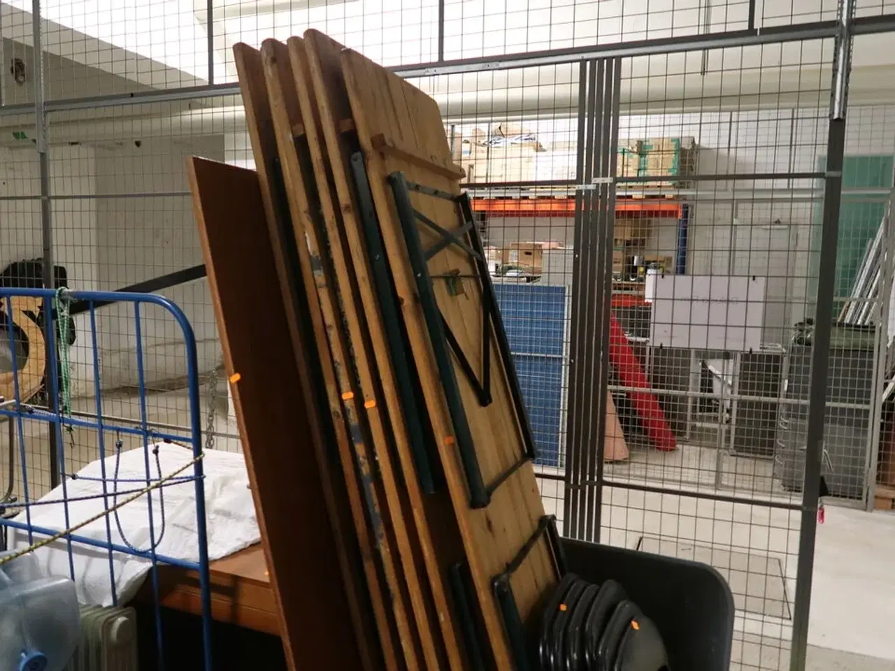 Billede 3 - 12 stk. klapbænke, 6 stk. klapborde samt div. Klapstole m.m.