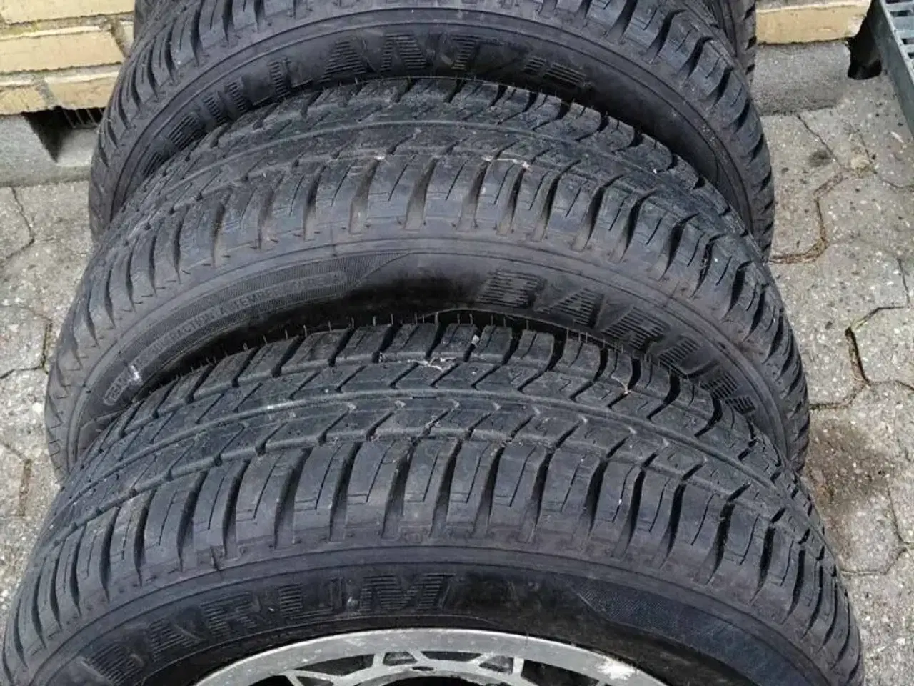 Billede 2 - Alufælge med dæk
