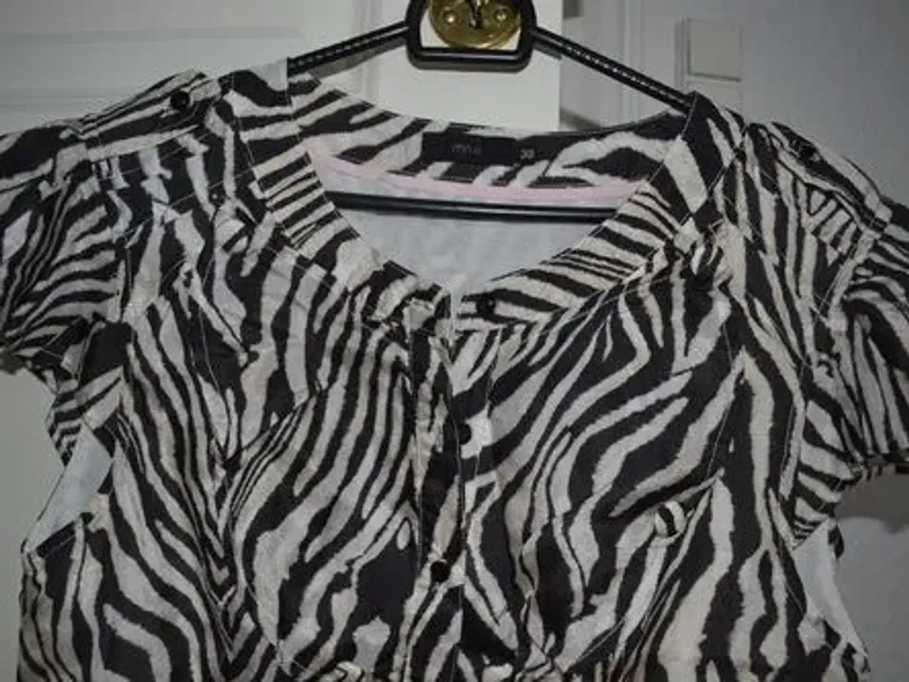 Billede 1 - Zebra Minus bluse sælges