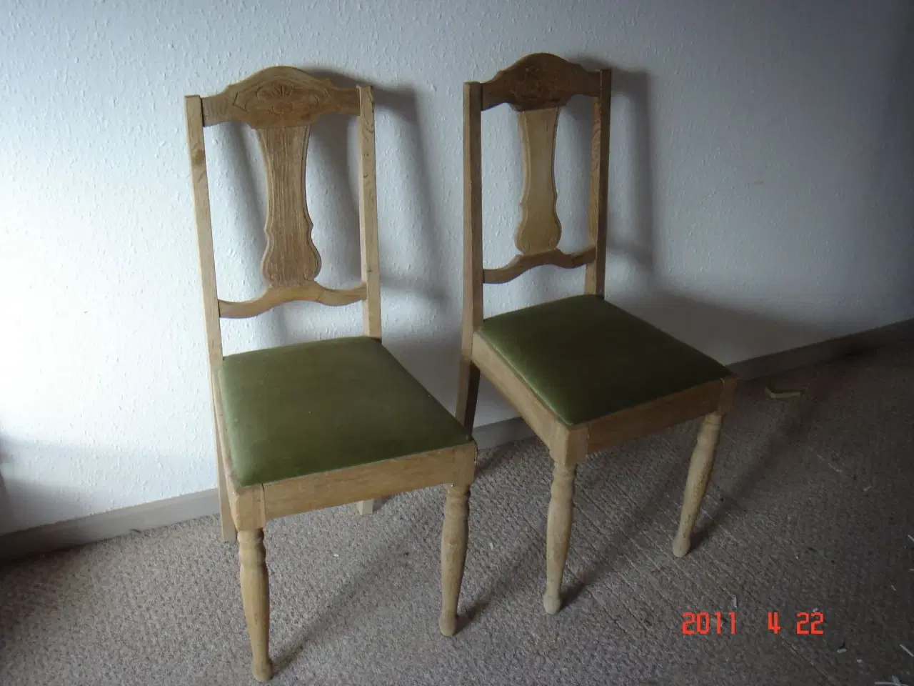 Billede 1 - Afsyrede stole.