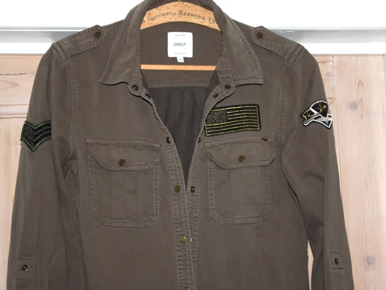 Billede 1 - Skjorte Only str. 38 olivengrøn