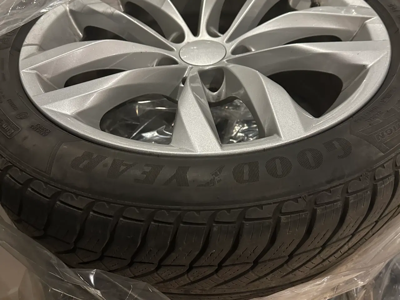 Billede 1 - Alufælge vinterdæk Goodyear UltraGrip