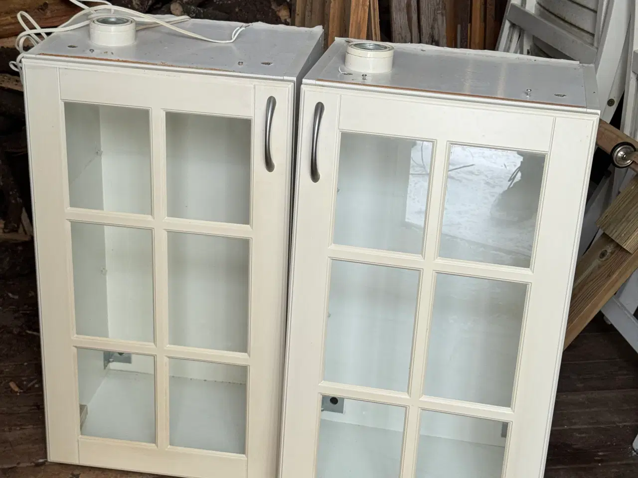 Billede 1 - Ikea vitrineskab Bodbyn råhvid med glas hylder