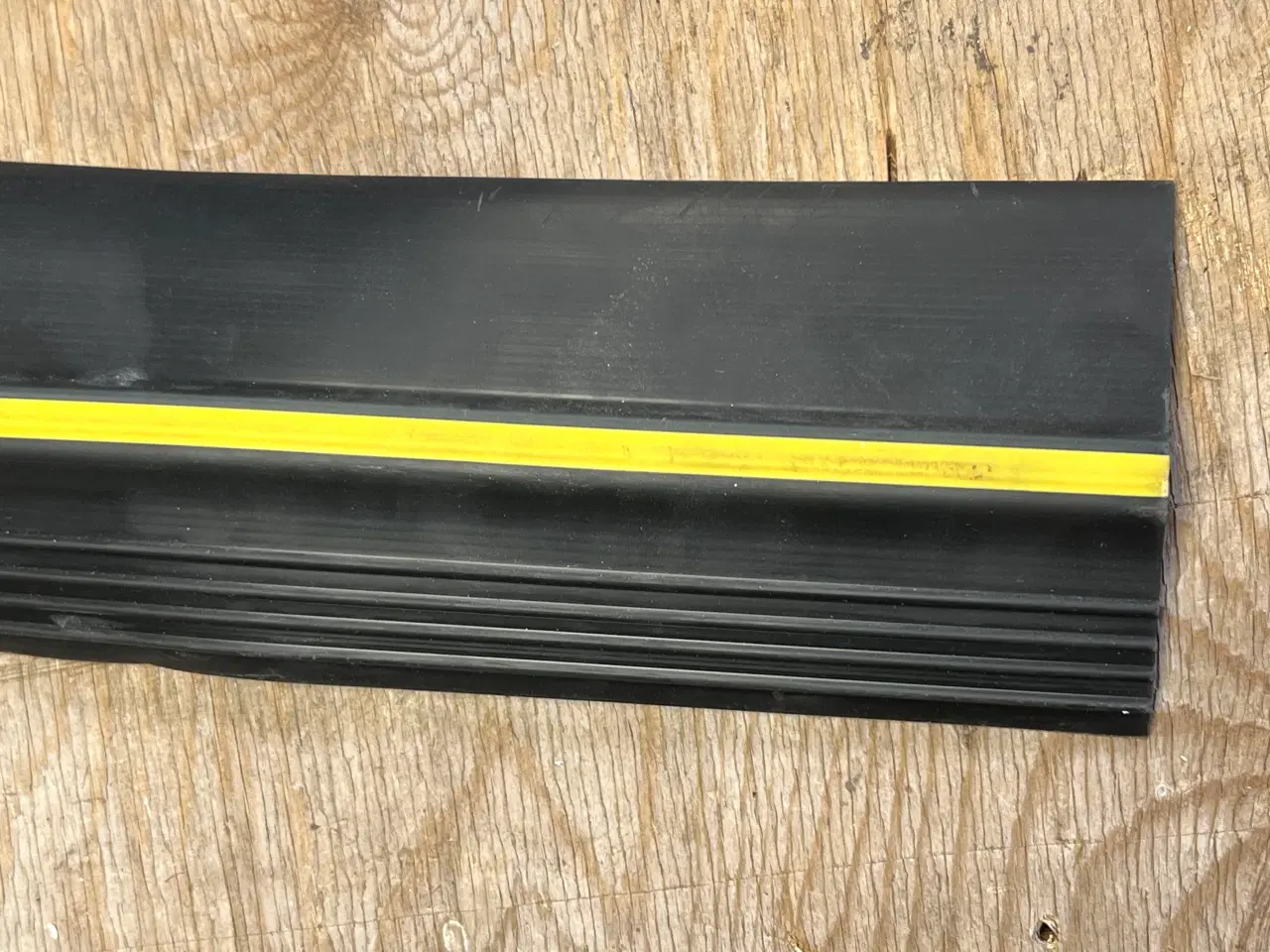 Billede 2 - Garageport bundliste gummi