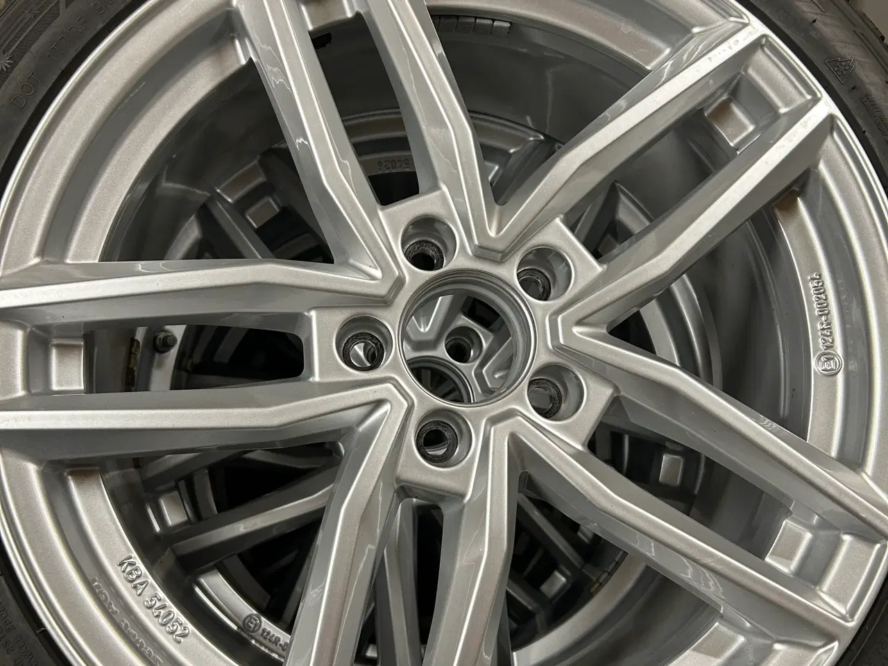 Billede 3 - 18” Alufælge med vinterdæk 