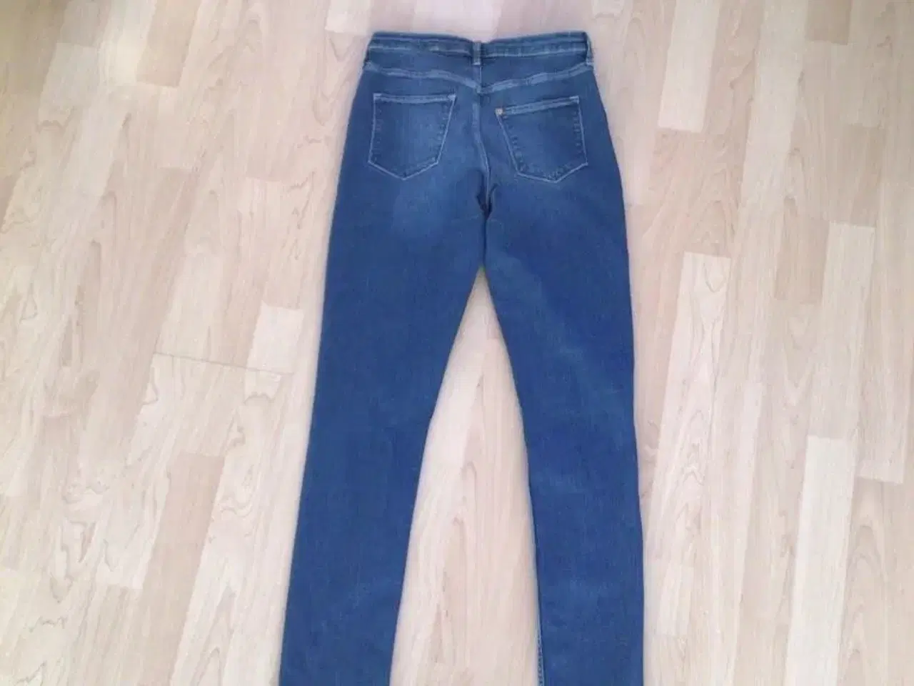 Billede 3 - 2 x H&M slim jeans str.170