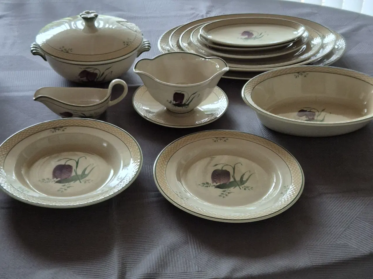 Billede 2 - Vibeæg Aluminia -- spisestel 12 personer