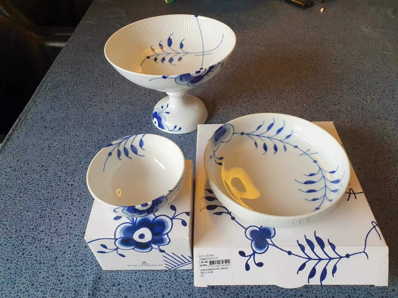 Billede 1 - Blå mega riflet skål, fad og opsats