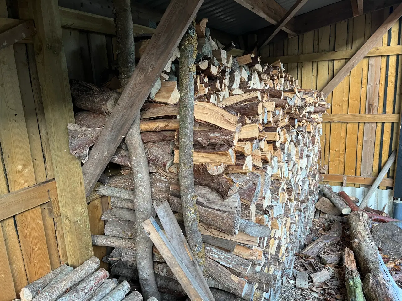 Billede 2 - Kløvet brænde