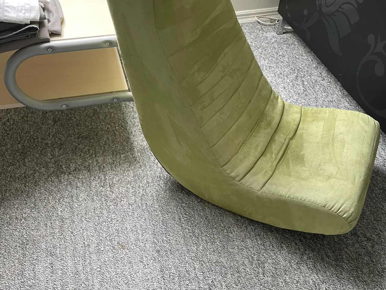 Billede 1 - 2 grønne "vippestole" til et børne/ ungt værelse