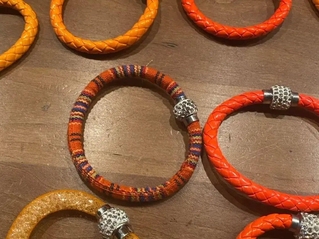 Billede 4 - Flotte orange armbånd