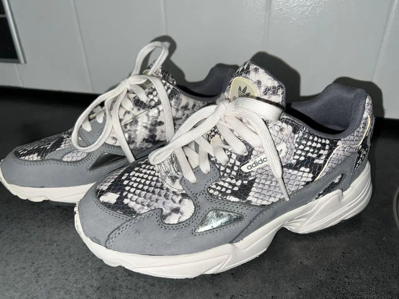 Billede 9 - Adidas sneakers slangeskin look