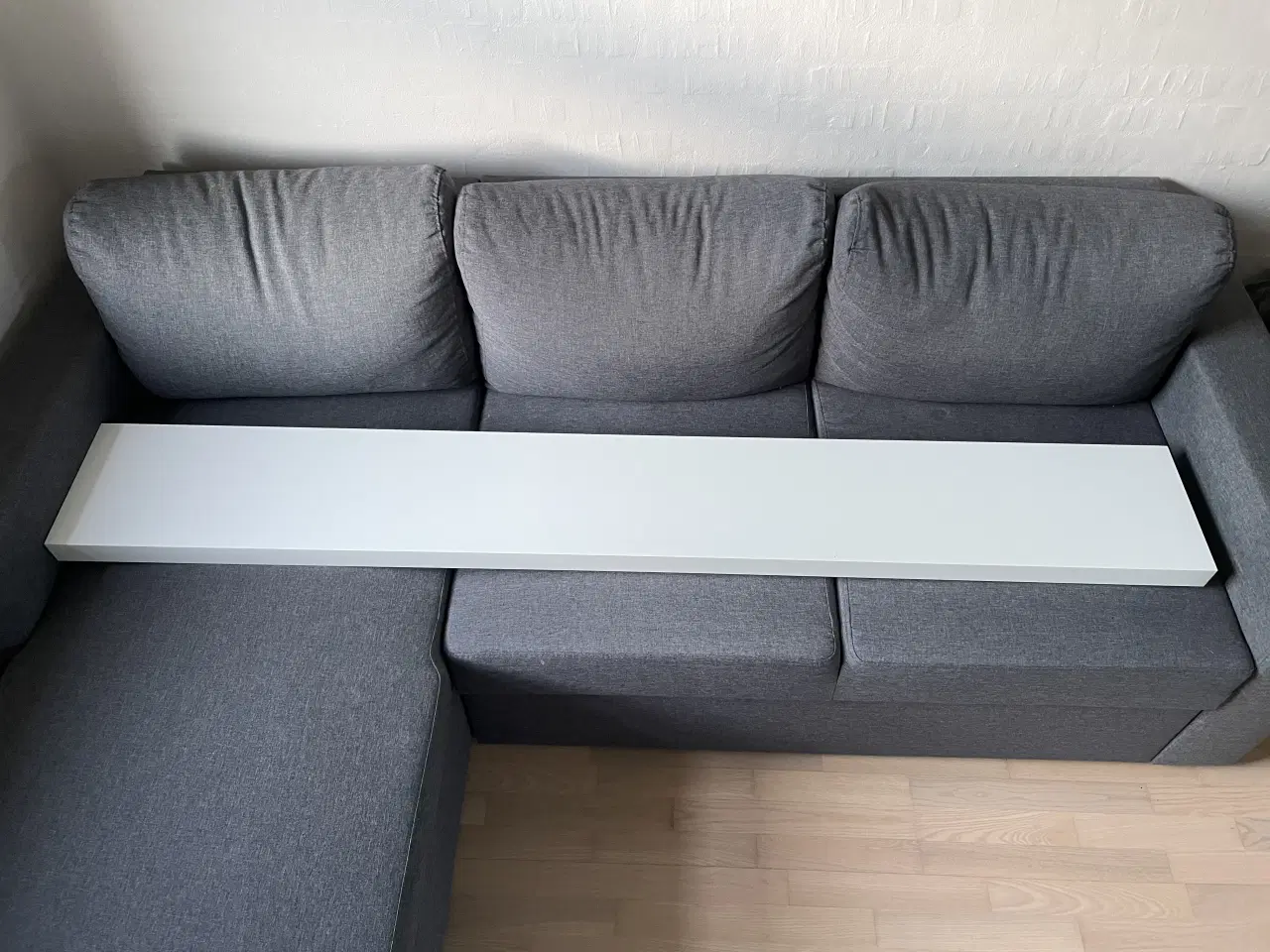 Billede 1 - Hylde med skjulte ophæng