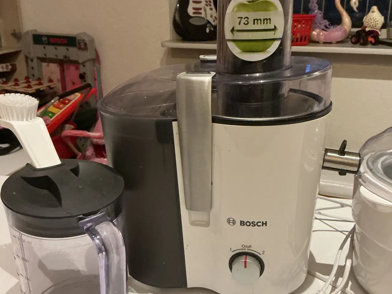 Billede 2 - Bosch Saftpresser (700W) & Clatronic ismaskine for