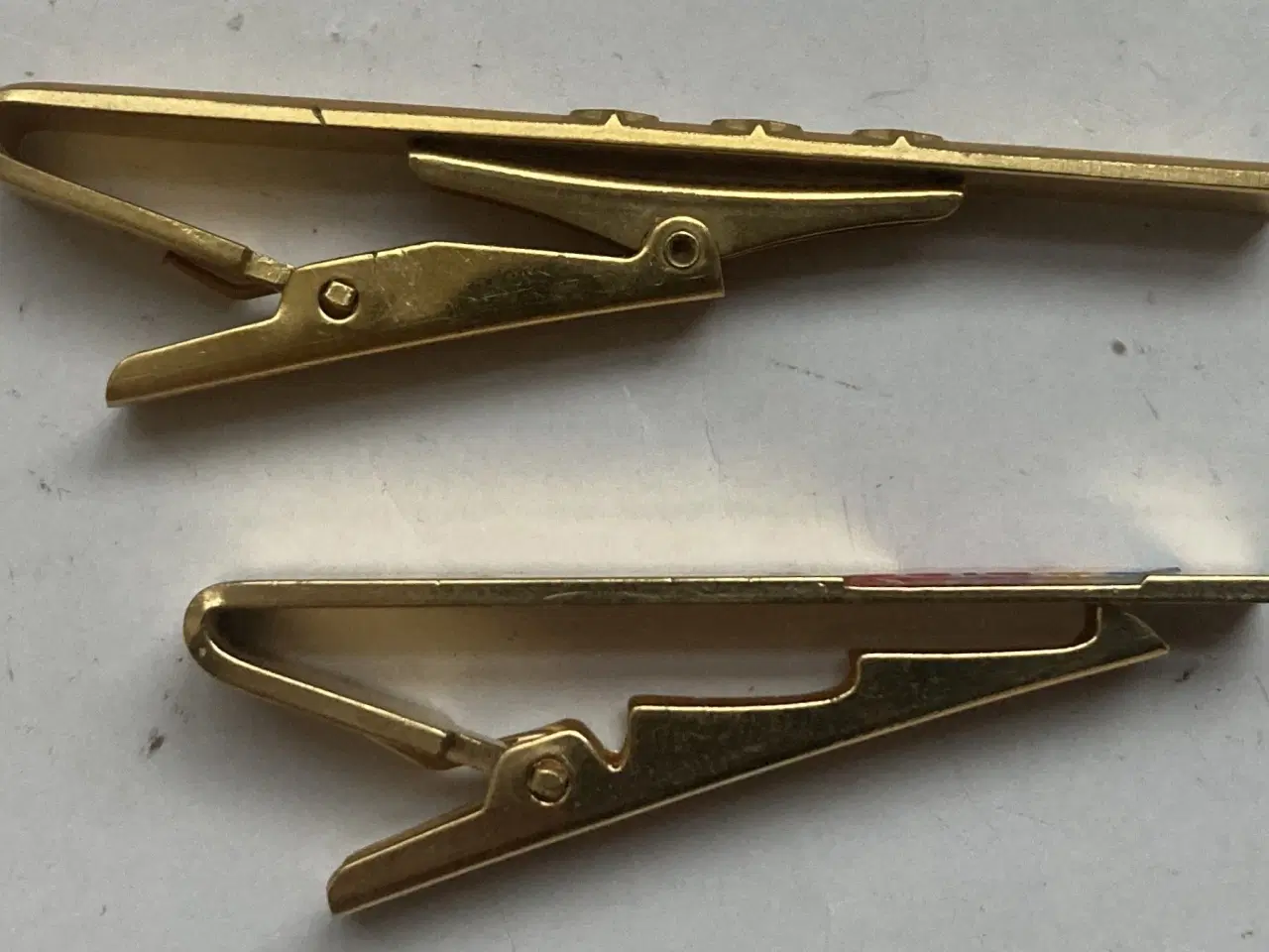 Billede 2 - 2 x Slipsnål  Flyselskab SAS