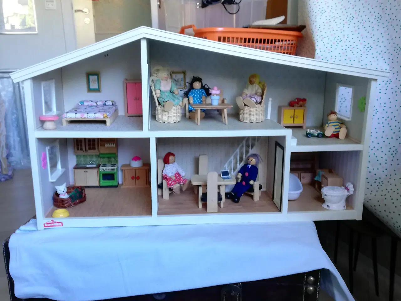 Billede 1 - Lundby dukkehus med blandet indhold