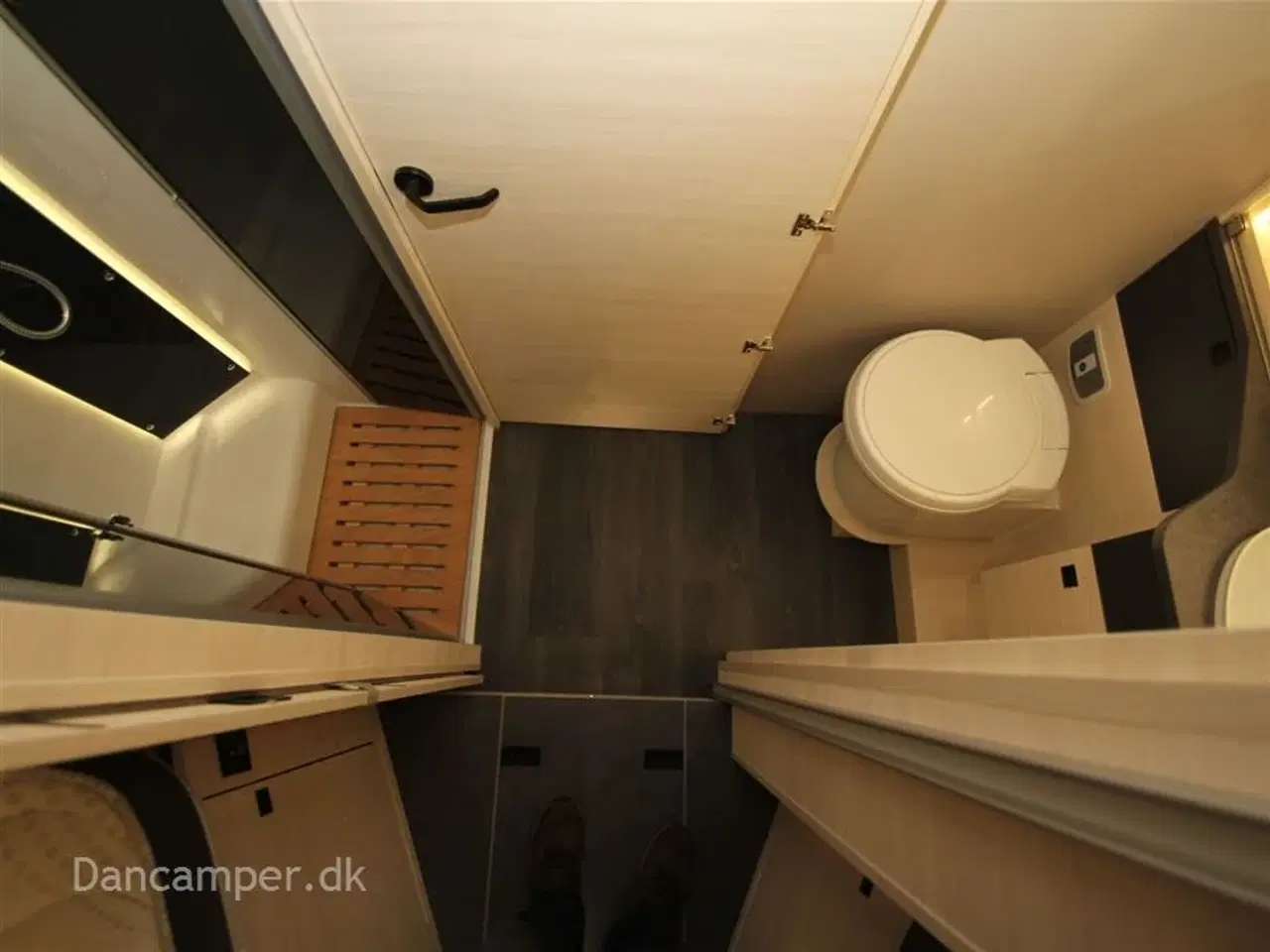 Billede 17 - 2024 - Chausson Titanium 777GA ULTIMATE   KOMISSIONSBIL! Enkeltsenge, lounge, siddegruppe, opredning i siddegruppen. 170HK Aut, markise, solceller mmm