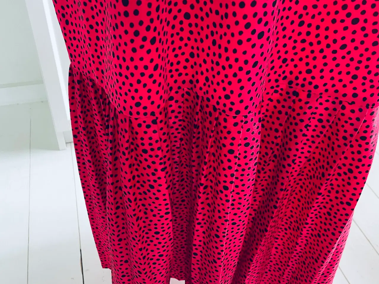 Billede 7 - + size kjole fra Paige made in England