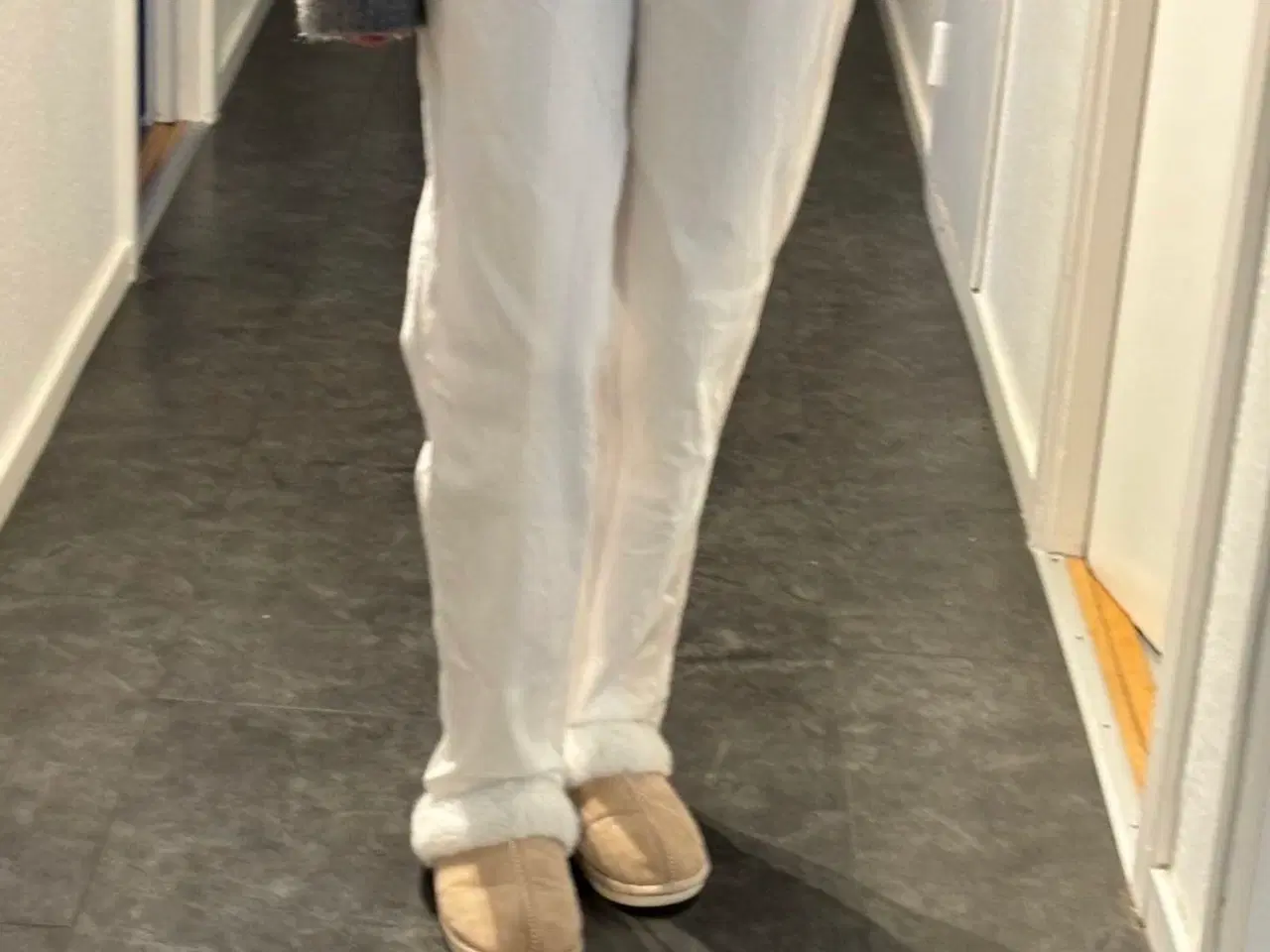 Billede 1 - Hvide jeans i str S