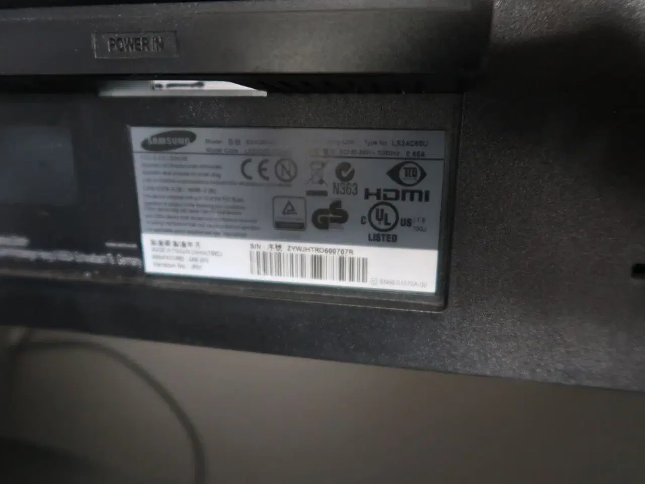 Billede 2 - 2 stk. computerskærme SAMSUNG S24C, dockingstation LENOVO ThinkPad, tastatur