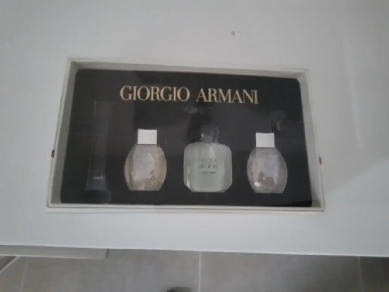 Billede 3 - Armani mini parfumer..  Nye! Gaveæske 