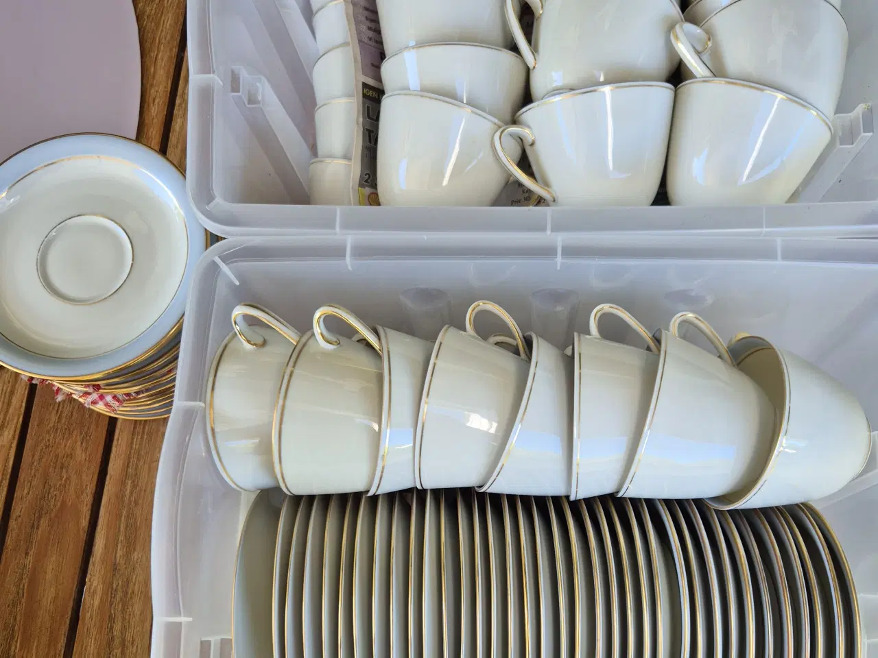 Billede 1 - Porcelæn, Kop / underkop / kagetallerken  kr. 3,33