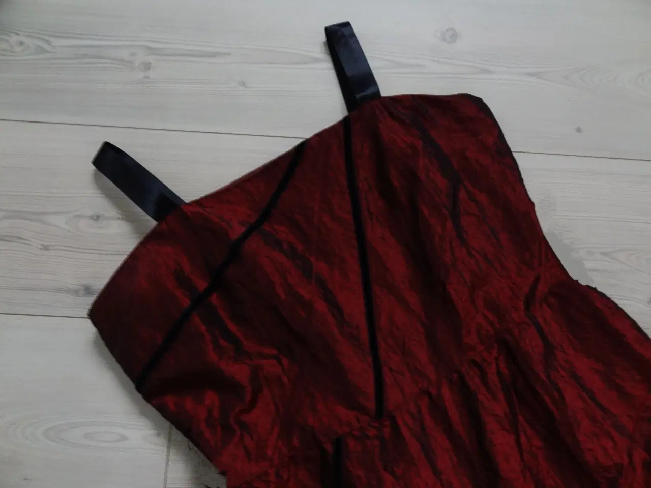 Billede 10 - Gallakjole, Elinette, Festkjole inkl. jakke str. M