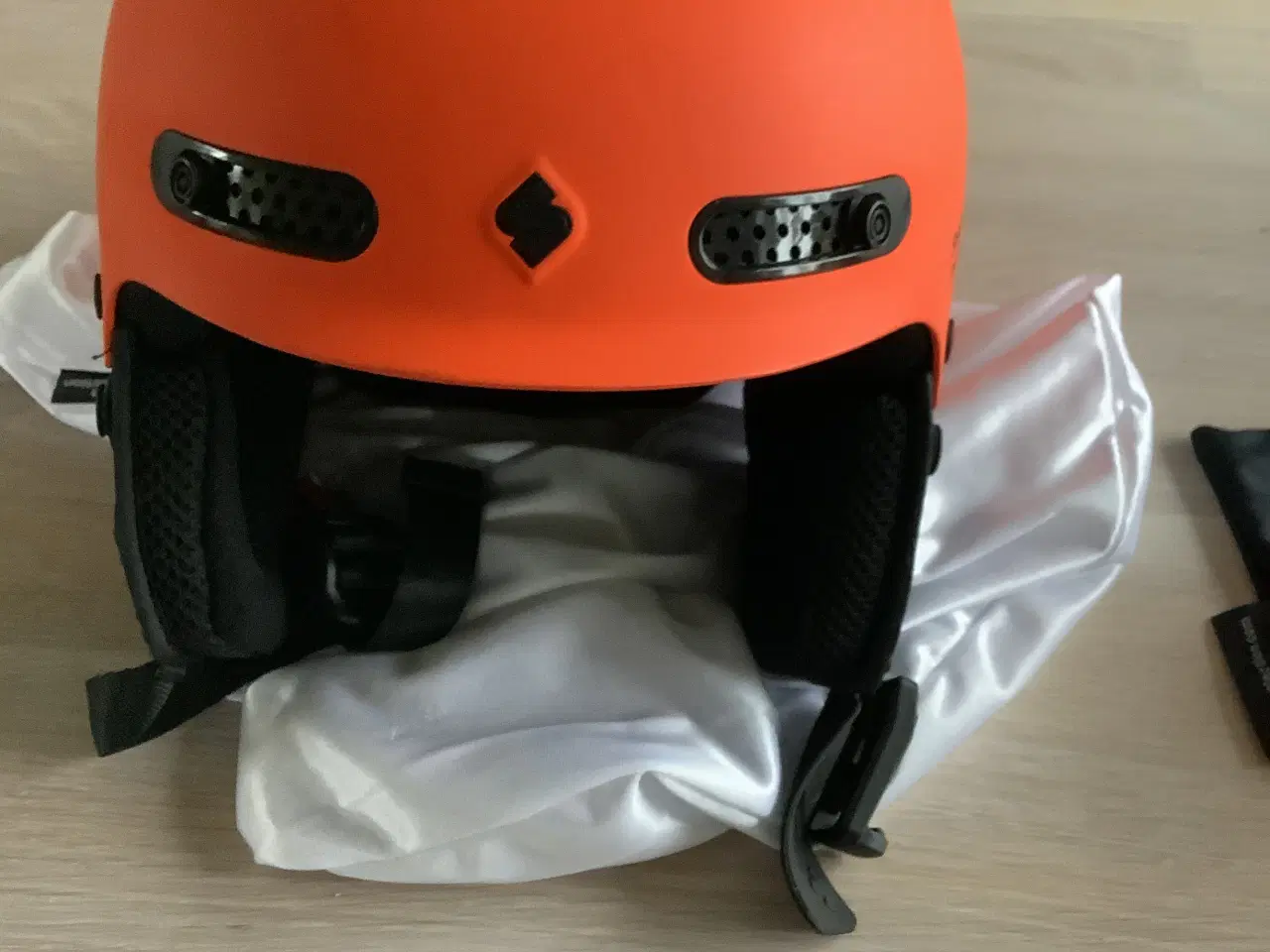 Billede 1 - Ski hjelm og ski briller