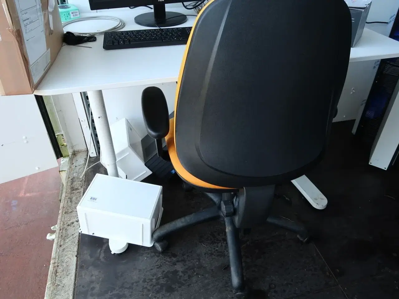 Billede 11 - 20 fods isolering container indrettet som testcenter af overskudsvarme (læs beskrivelse)