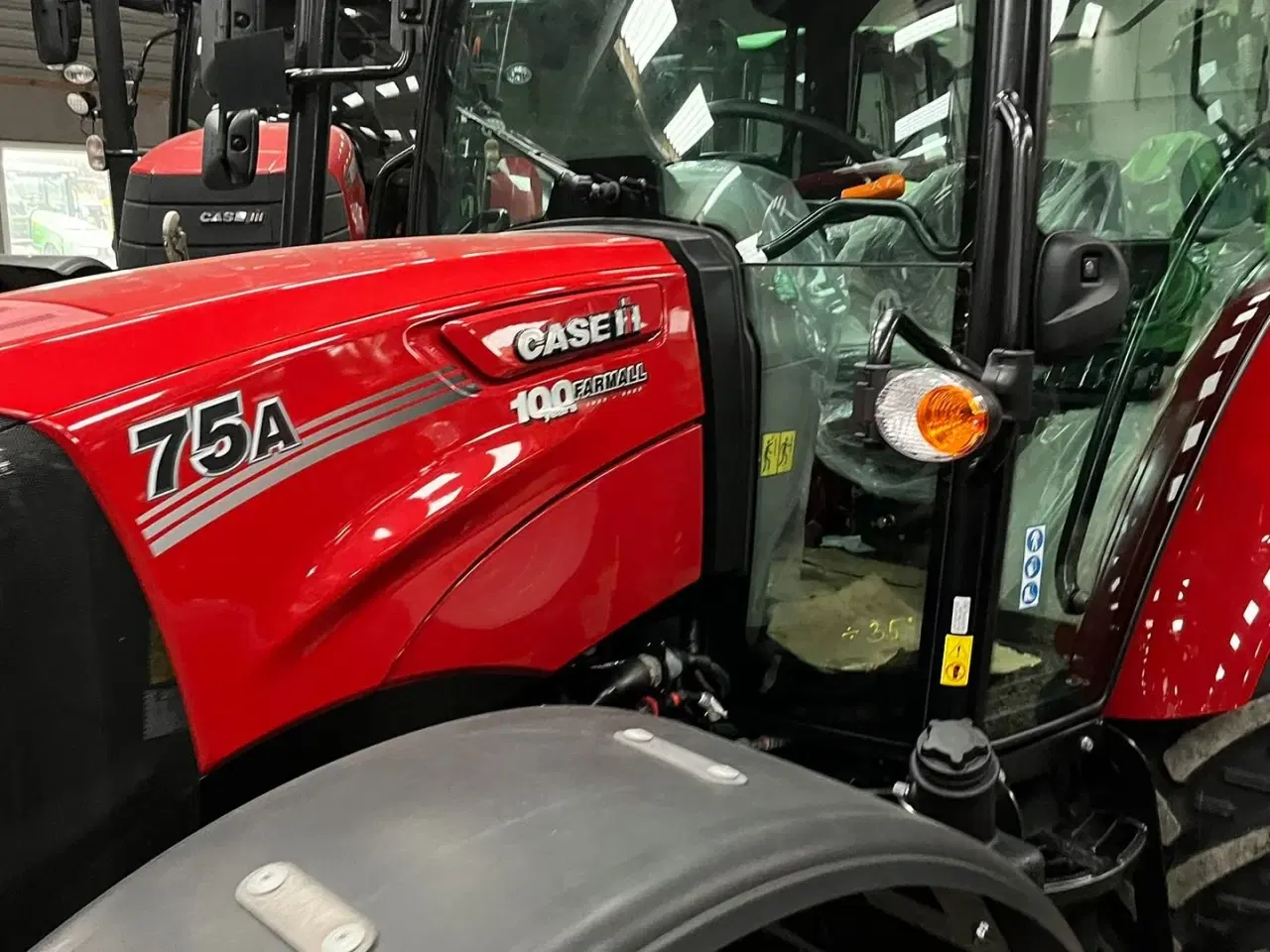 Billede 14 - Case IH Farmall 75 A Med Quicke frontlæsser med Euroskifte, 3die funktion og dæmper, samt og brede hjul.