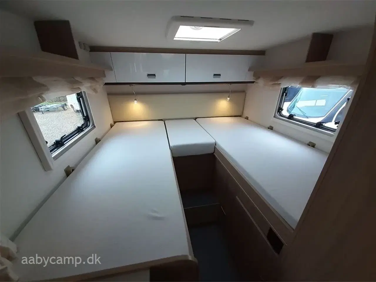 Billede 18 - 2022 - Laika Kosmo Compact 9   Slank og smidig model, perfekt til snoede kystveje. Automatgear.