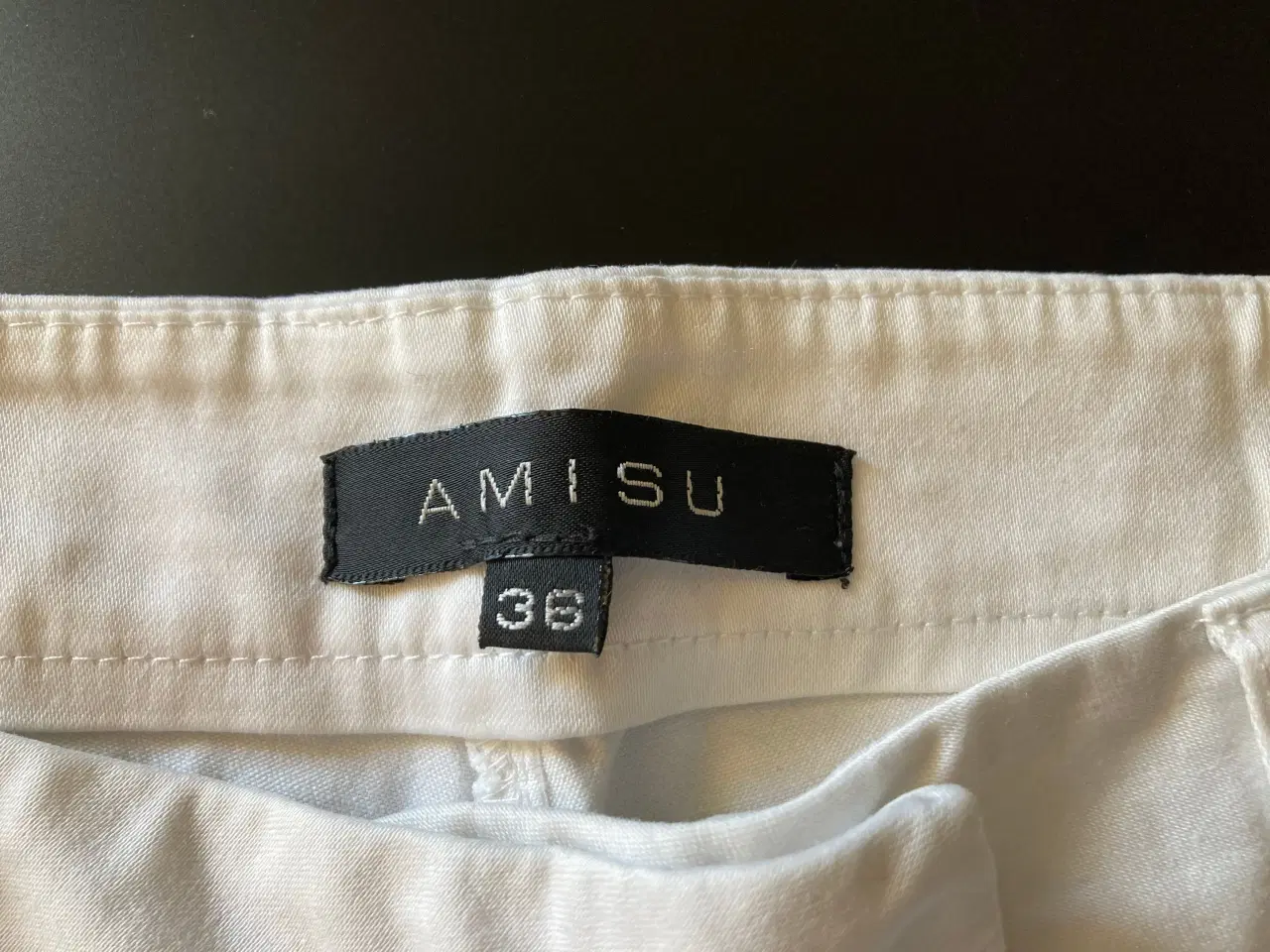 Billede 3 - Amisu shorts str. 36