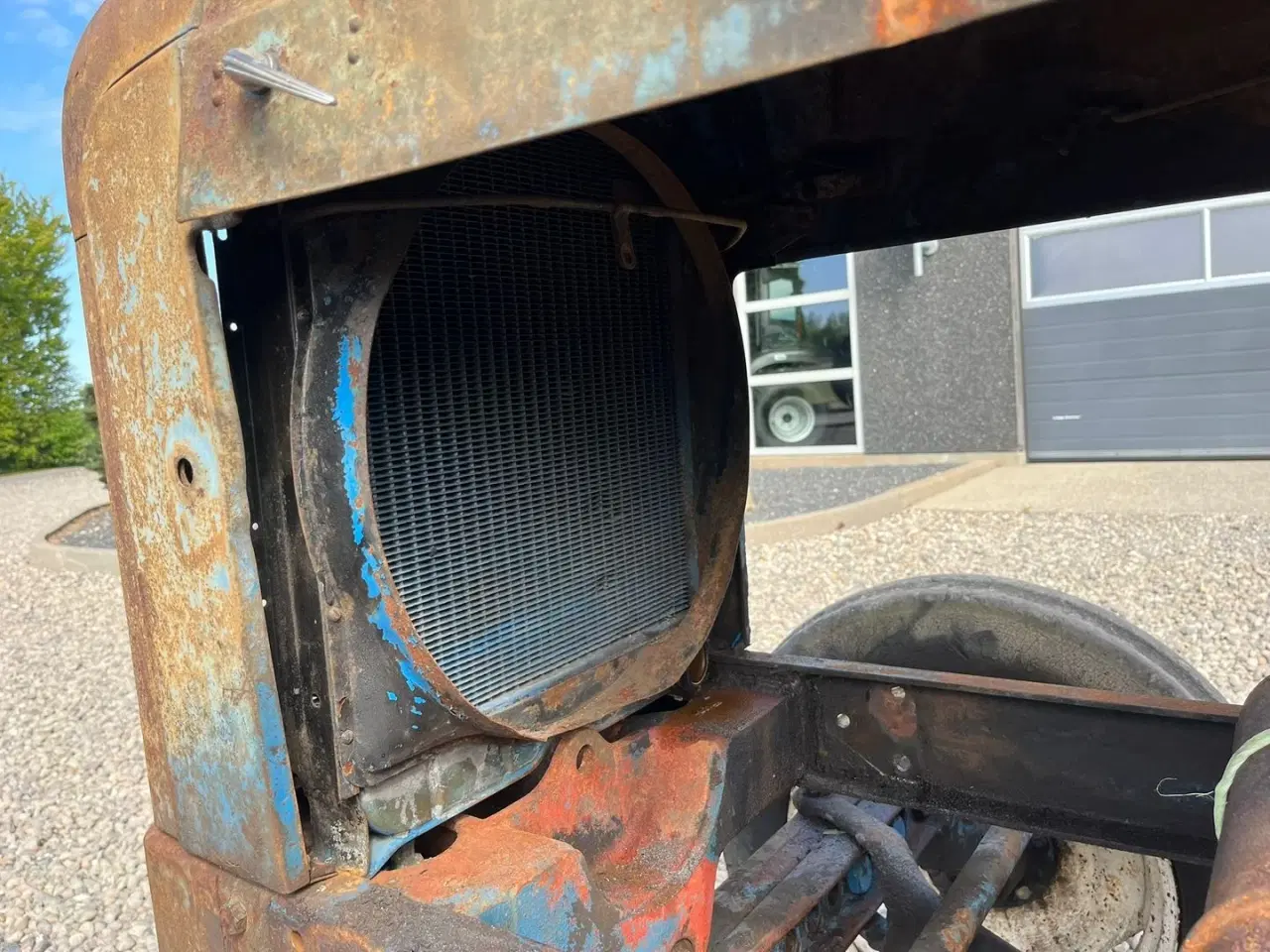Billede 6 - Fordson Major Motoren mangler, men mange god dele.