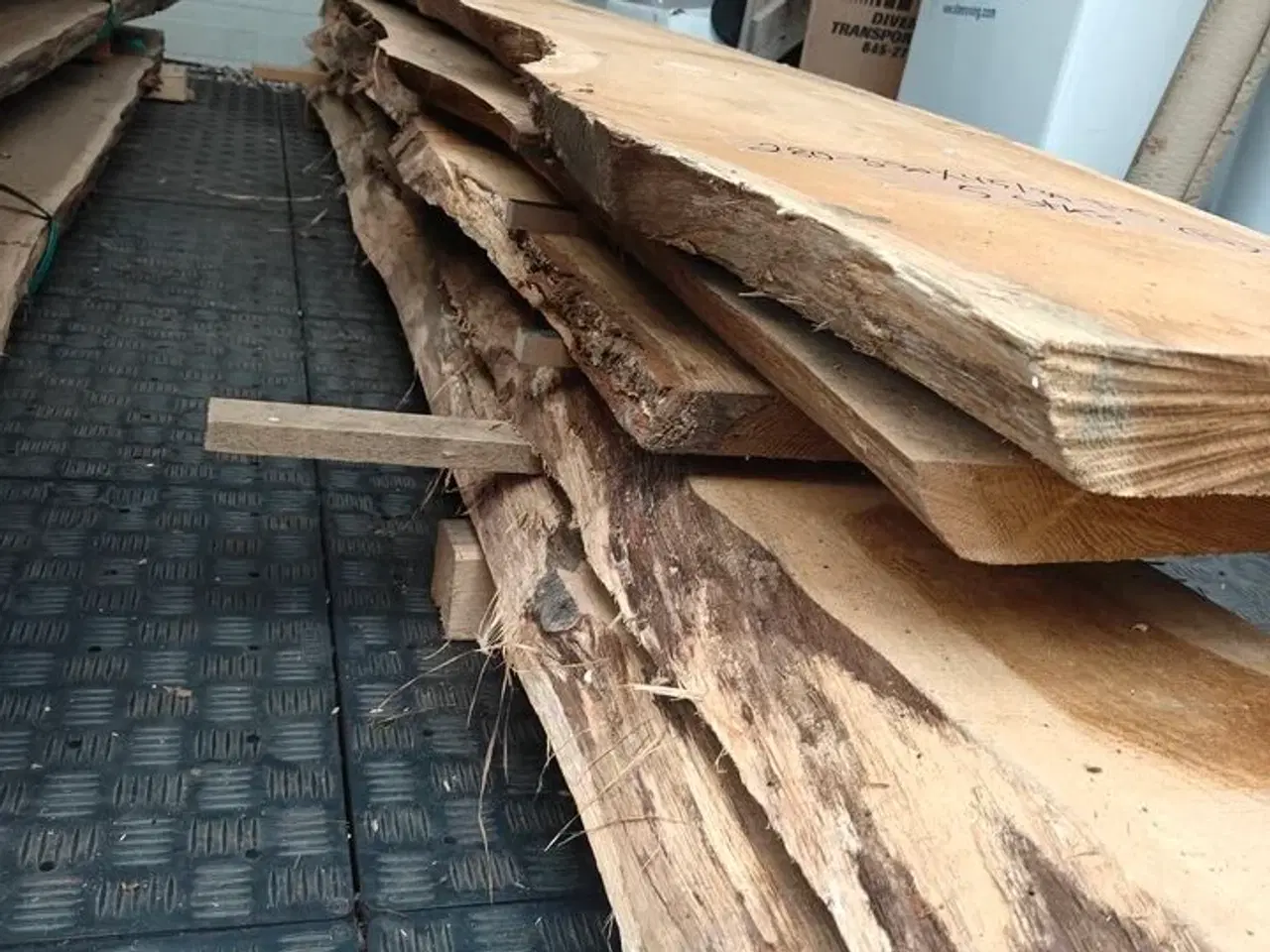 Billede 5 - 5 stk. Douglasplanker str. 280-330 x 45 x 5