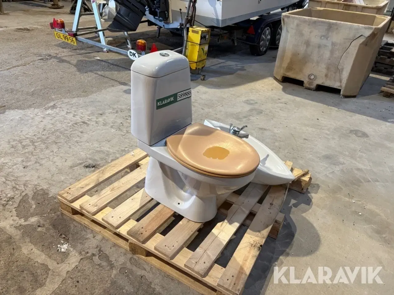 Billede 4 - Toilet og vask