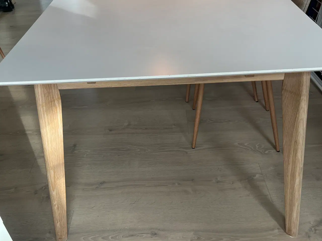 Billede 2 - Spisebord 200x100 inkl. 2x45cm tillægsplader