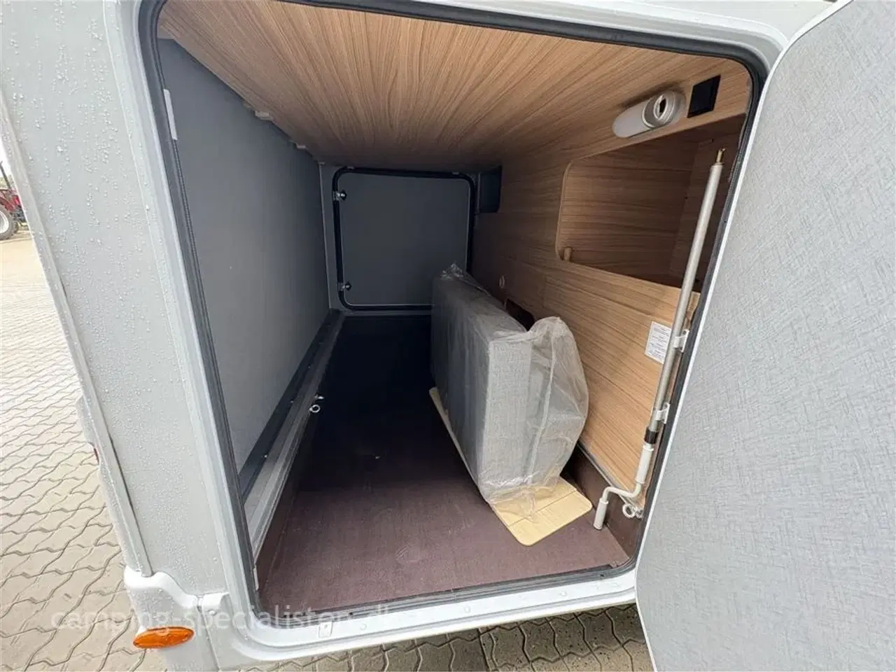 Billede 4 - 2022 - Dethleffs Just T 7052 EB - 90 Year   Dethleffs Just T 7052 EB - 90 Year 2022 - Se den nu hos Camping-Specialisten.dk