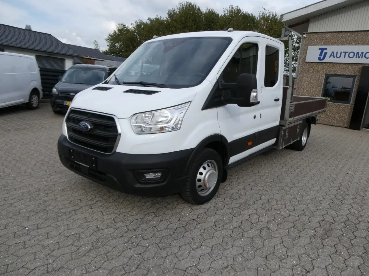 Billede 2 - Ford Transit 470 L4 Chassis 2,0 TDCi 170 Mandskabsvogn m/lad RWD